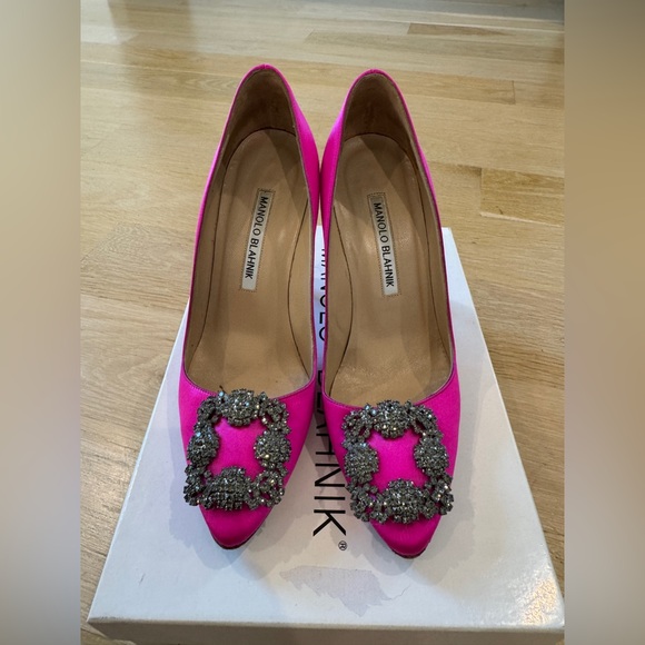 Manolo Blahnik Hangisi Silk Pumps size 36 - Picture 3 of 16